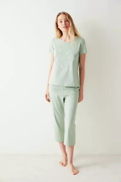 Green Greeny Printed T-Shirt Capri Pajama Set