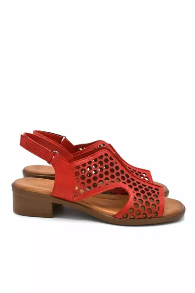 صنادل جلد نسائية أحمر 