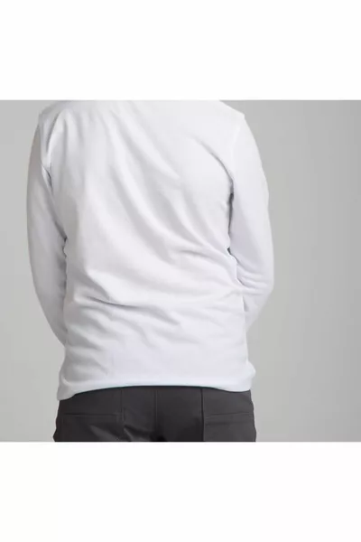 قميص بولو أبيض بأكمام طويلة