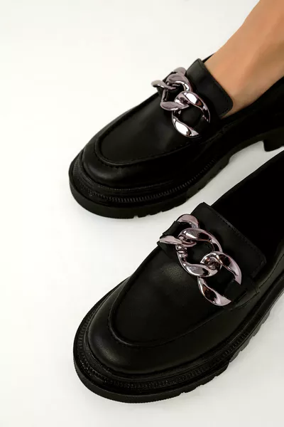 حذاء لوفر نسائي أسود 