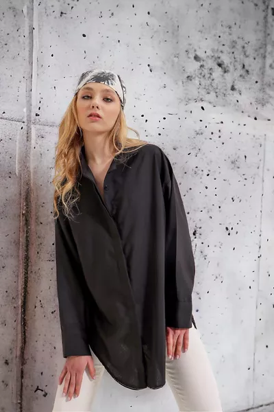 Женская черная длинная базовая рубашка оверсайз