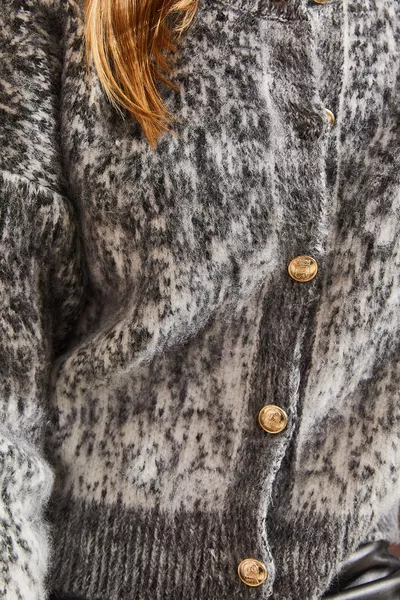 Дамска жилетка от плюшено трико с копчета