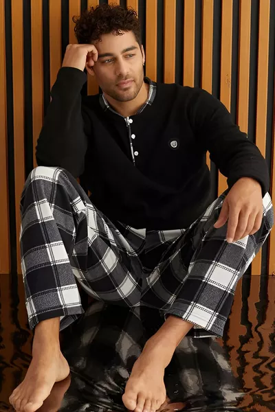 Zwart-wit geruit fleece heren pyjama set