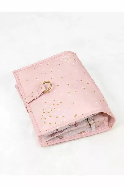 حقيبة عناية لتغيير ملابس الطفلة باللون الوردي