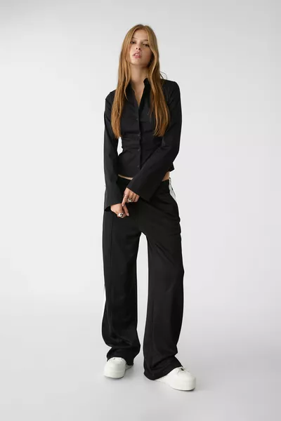 Hemd mit weiten Ärmeln und figurbetontem Schnitt