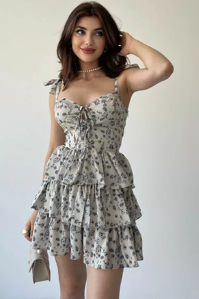 فستان بأشرطة مع تنورة مكشكشة ودعم للصدر فستان قصير فستان مزهر فستان بنقوش بلون البيج