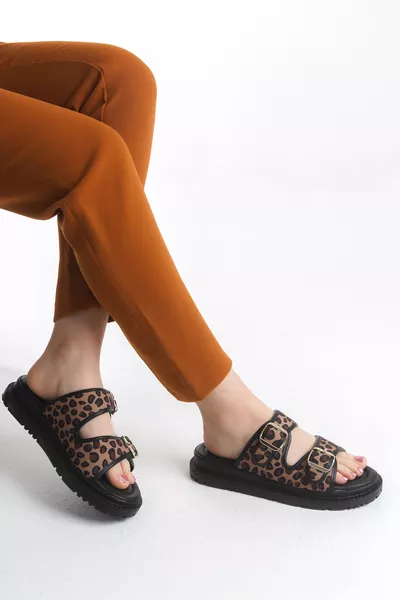 Kadın çift tokalı terlik