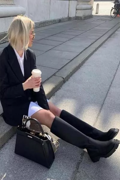 فانيسا حذاء نسائي طويل من جلد أسود مات