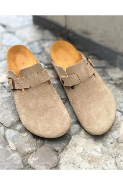 شبشب سنيبي للجنسين من الجلد المدبوغ باللون التوفي – قاعدة من الفطر الطبيعي تشريحي، مريحة مع دعم للكعب