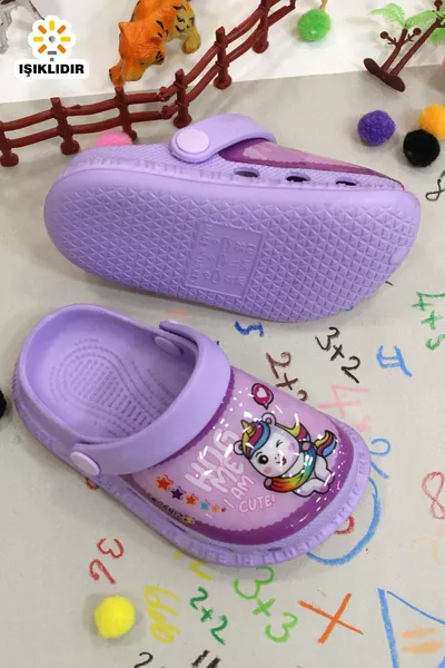 صنادل أطفال يومية بإضاءة مع قاعدة مضادة للانزلاق للشاطئ والبحر