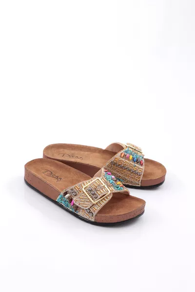  Taşlı Kadın Terlik