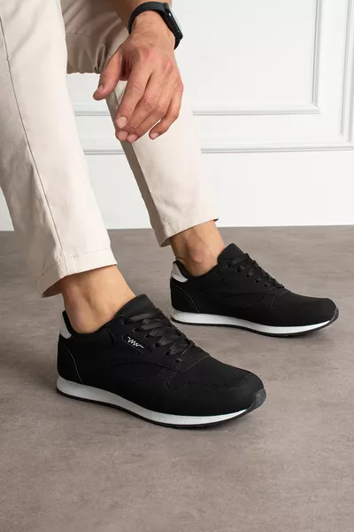 حذاء رياضي مريح للجنسين مناسب للاستخدام اليومي بتصميم مريح