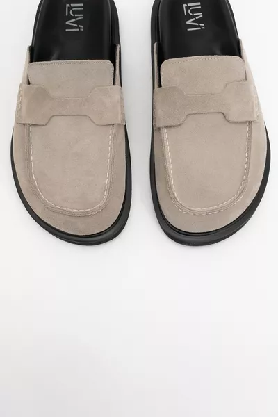 شباشب نسائية من الجلد الطبيعي والشمواه باللون البيج من LAVEN