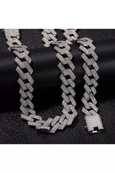 سلسلة عقد فضية فاخرة بسمك  مم وطول  سم، من الدرجة الأولى، مصنوعة بحرفية عالية