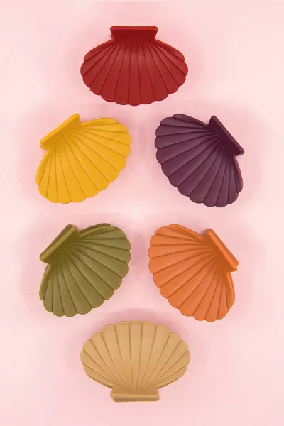 Комплект от 6 цветни фиби за коса с миди и морски черупки за жени