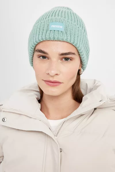 Cuffia in maglia jacquard da donna con etichetta tessuta