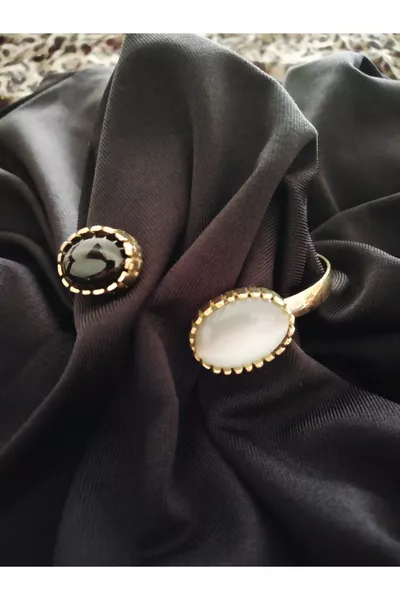 سوار نحاسي قديم بأحجار الأونيكس وعين القط