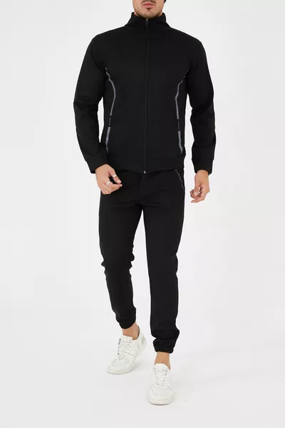 طقم رياضي رجالي بياقة عالية وسحّاب مطاطي مع طبعة