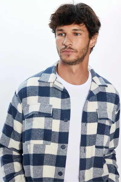 Мъжка зимна риза с релакс кройка, удобна, дървосекаческа стил, с апаш яка, двойни джобове с капак и каре