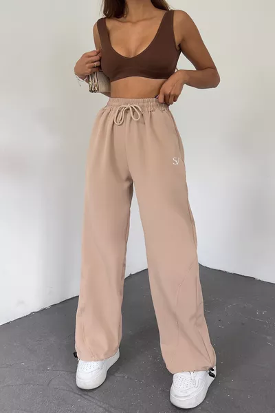 Дамски панталон/спортен панталон с кремави бродерии, регулируеми, оувърсайз с широки крачоли