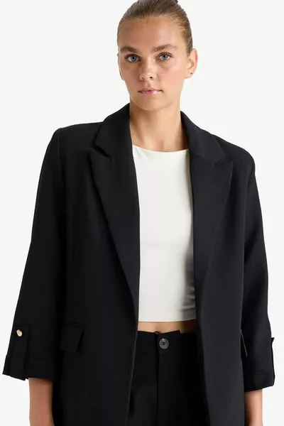 سترة بليزر عادية بياقة كلاسيكية وبسيطة AU