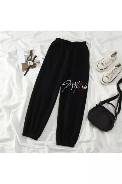 سروال رياضي أسود للجنسين بطبعة فرقة ستراي كيدز من سلسلة K-Pop