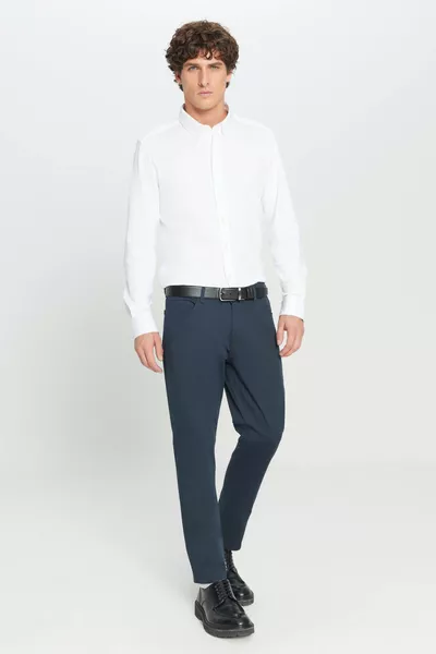 Heren donkerblauw slim fit strak gesneden 5-pocket katoenen stretch chino broek