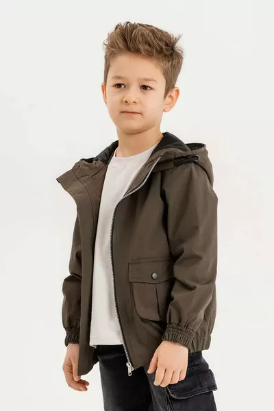 Impermeabile da ragazzo con cappuccio e tasche