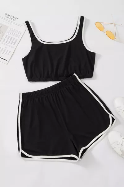 Ensemble de nuit femme avec haut court noir et short