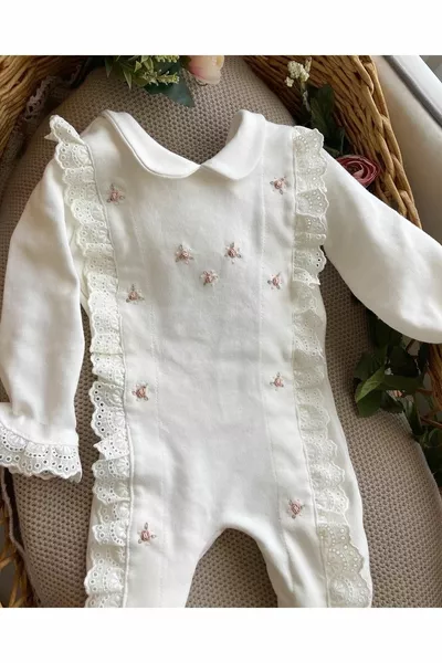 Tutina neonato floreale e cappellino semplice