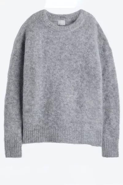 كنزة نسائية هومي ناعمة برقبة دائرية رمادية واسعة الحجم