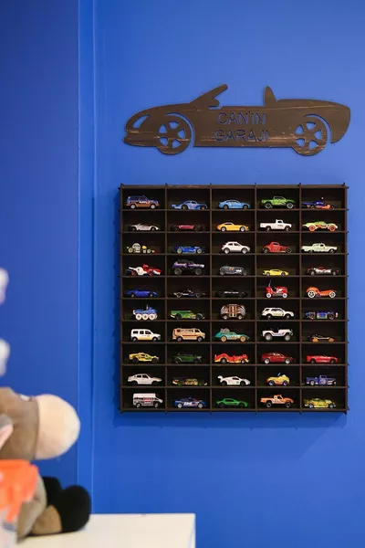 Етажерка за играчки коли  бр. винтидж черна