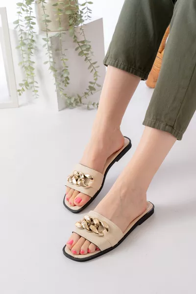 Chain Women's Slippers for Outdoor, Street, Beach, and General Use