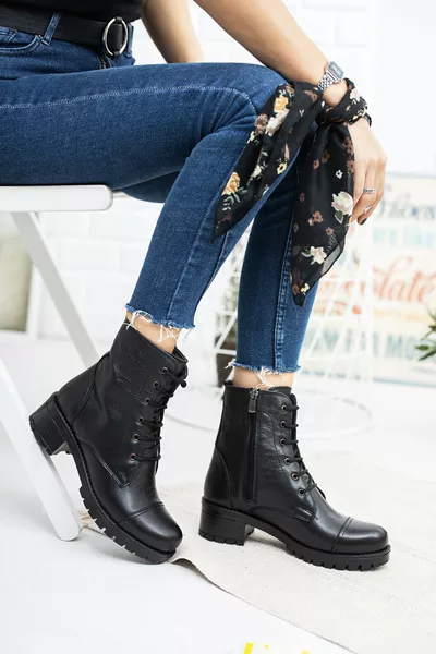 حذاء نسائي جلد طبيعي أسود من نوع بوستال 