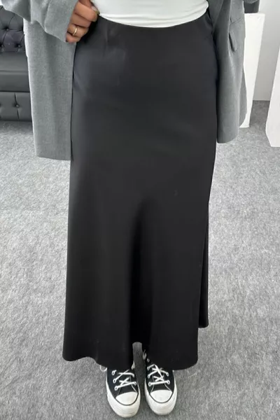 تنورة طويلة من القماش الساتان مطاطية الخصر