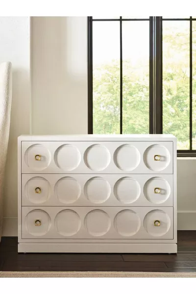 خزانة بيضاء بثلاثة أدراج – منضدة جانبية مصقولة بنقشة شقتها حديثة، وحدة تخزين بمقابض ذهبية