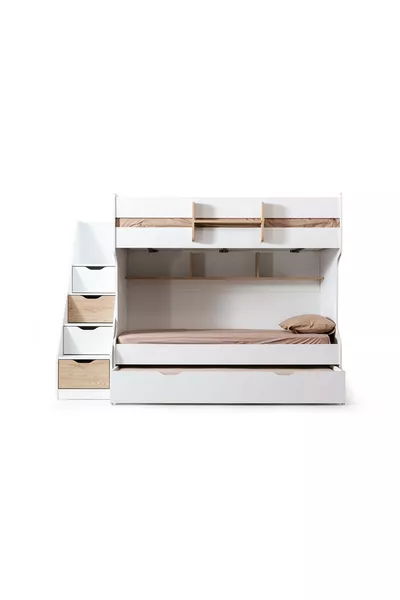 سرير بحجرة بطابقين مع سلم بيـانكا