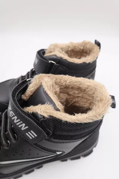 حذاء يومي صبياني صوف بلون أسود وبني