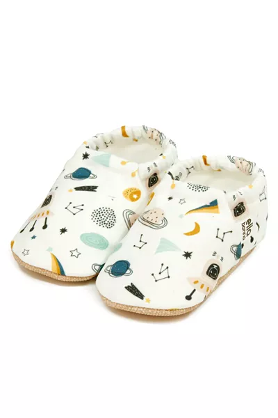 حذاء رضّع بنقشة طيور مع نعل مانع للانزلاق، حذاء منزلي، حذاء رياض أطفال، شبشب