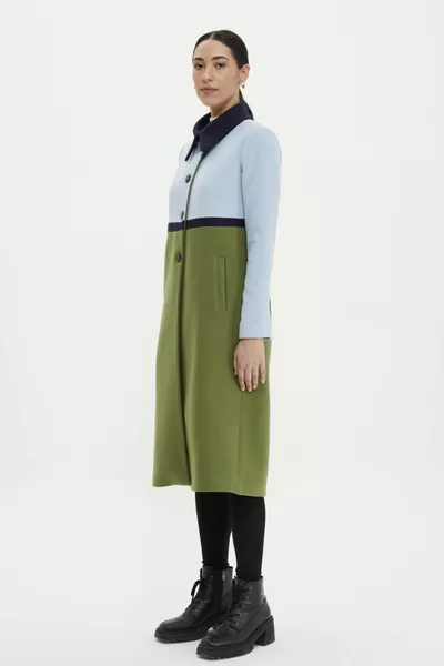 Manteau en laine à boutons avec couleurs contrastantes