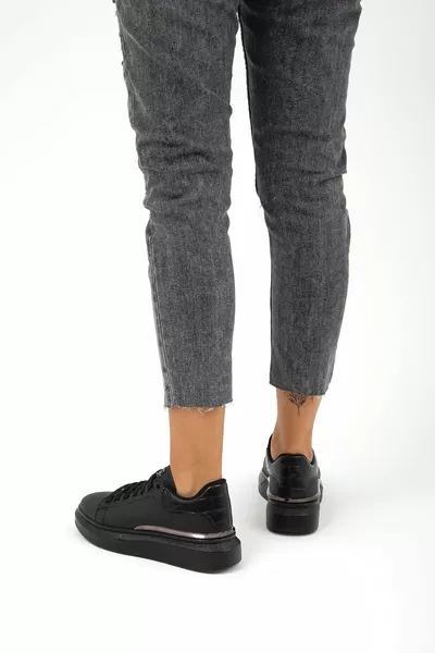 أسود - سنيكرز نباتي نسائي   Bn Ayk /