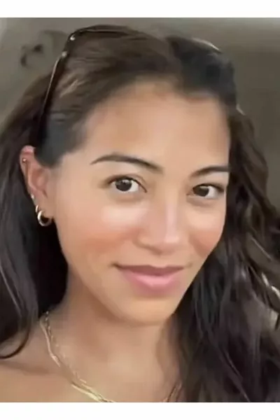 Couronne noire qui donne l’effet des lunettes pour femmes