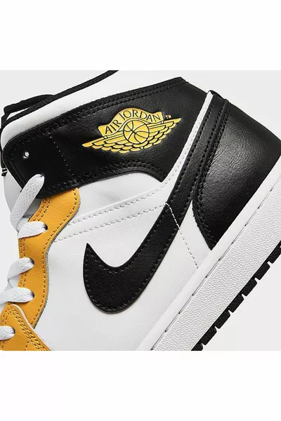 Средни баскетболни обувки Jordan Air 1  (ПРЕПОРЪЧВАМЕ ДА ЗАКУПИТЕ ПОЛОВИН РАЗМЕР ГОЛЯМ.)