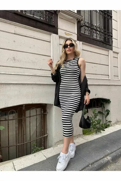 Robe rayée sans manches sport élégante noir et blanc pour femme