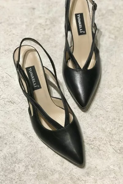 جلد طبيعي أسود نسائي  كعب