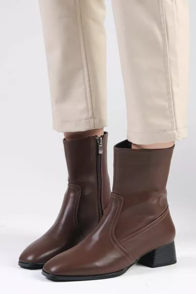 كالي براون الفراء الناعم اصطف حادة اصبع القدم المرأة الأحذية ذات الكعب مع الرمز البريدي الجانبي