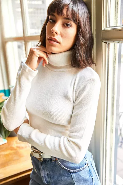 Дамски пуловер с камзола от екрю 