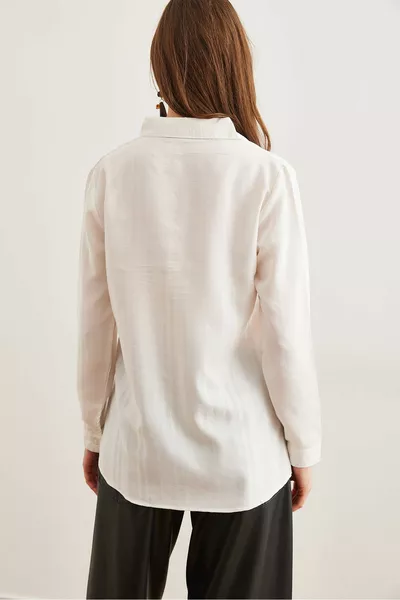 قميص منسوج أبيض لامع للسيدات 