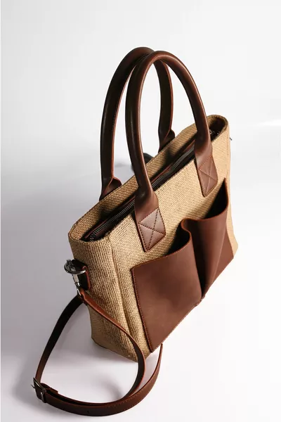Borsa tote media foderata con tasca in paglia marrone chiaro da donna