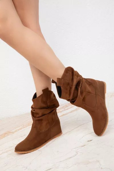 تان سويدي الجوارب النسائية والبوت 